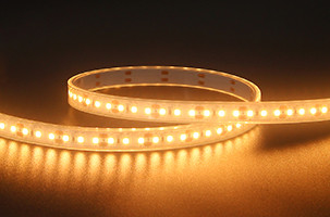 SMD3030 LED-Streifenbeleuchtung 24V IP65 selbstklebende wasserdichte Streifenbeleuchtung